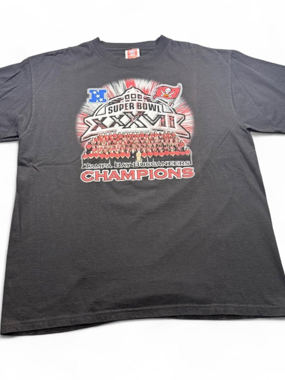 Vintage 2003 Tampa Bay Buccaneers Football Super Bowl XXXVII Champions Tee XL